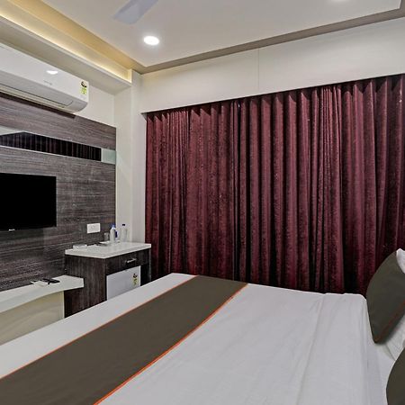 Collection O Alpha One Hotel อาเมดาบัด ภายนอก รูปภาพ
