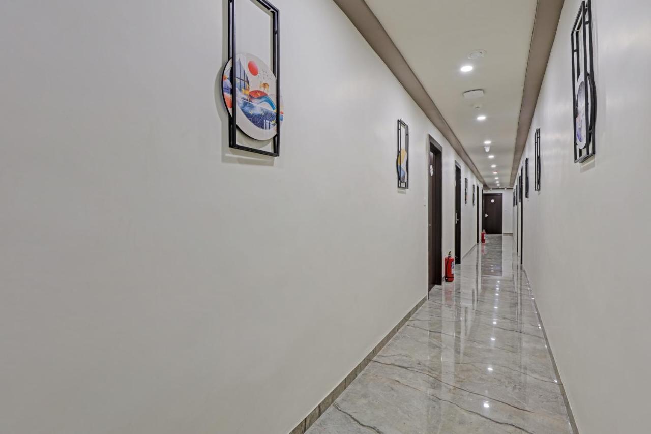 Collection O Alpha One Hotel อาเมดาบัด ภายนอก รูปภาพ